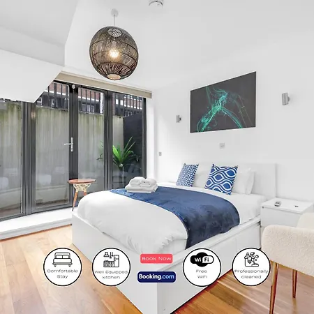 Loft-Style 3 Bed Apartment Short Term Rental & Flexible Renting Hoxton With Free Wifi & Terrace !